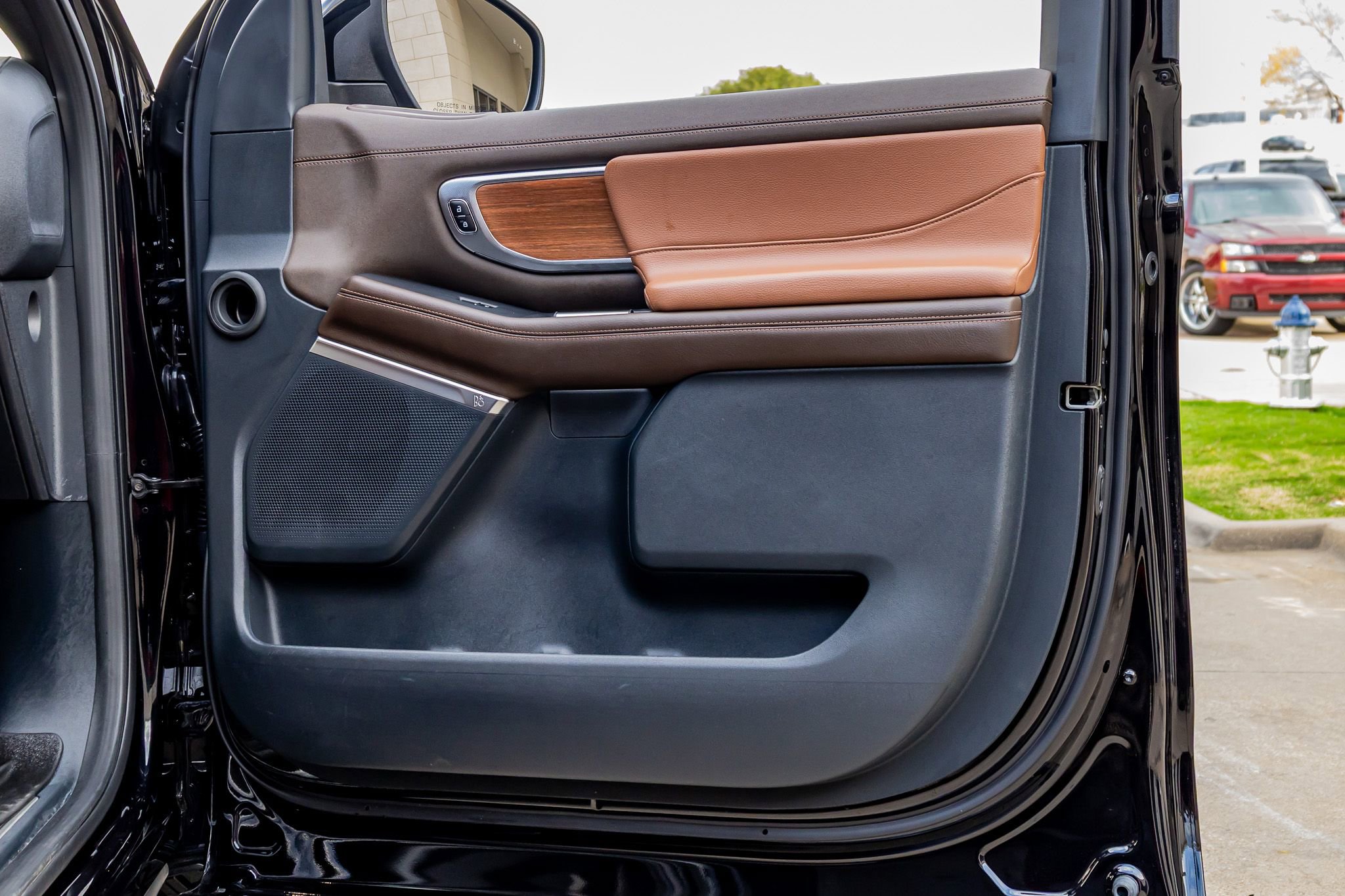 Used 2025 Ford Expedition Max King Ranch image 38