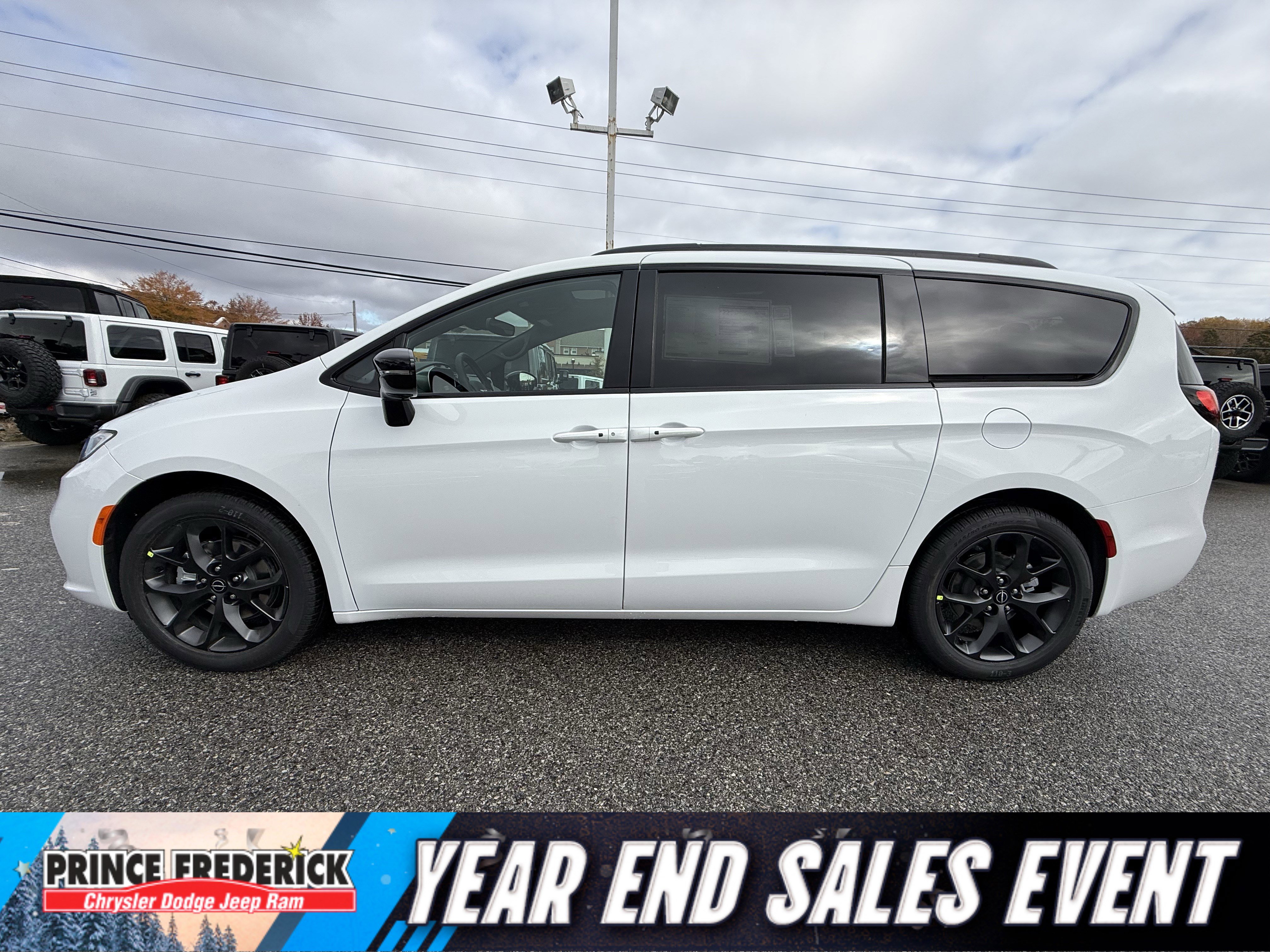 New 2026 Chrysler Pacifica Select image 6