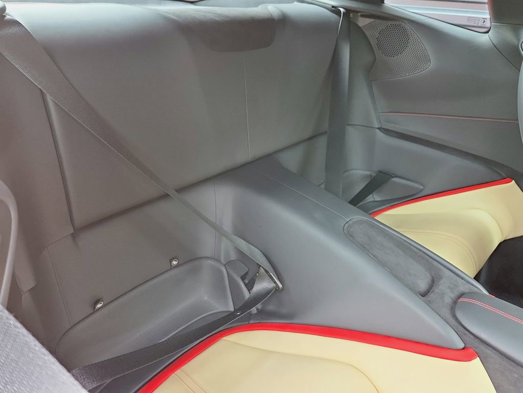 Used 2024 Ferrari Roma RWD image 18