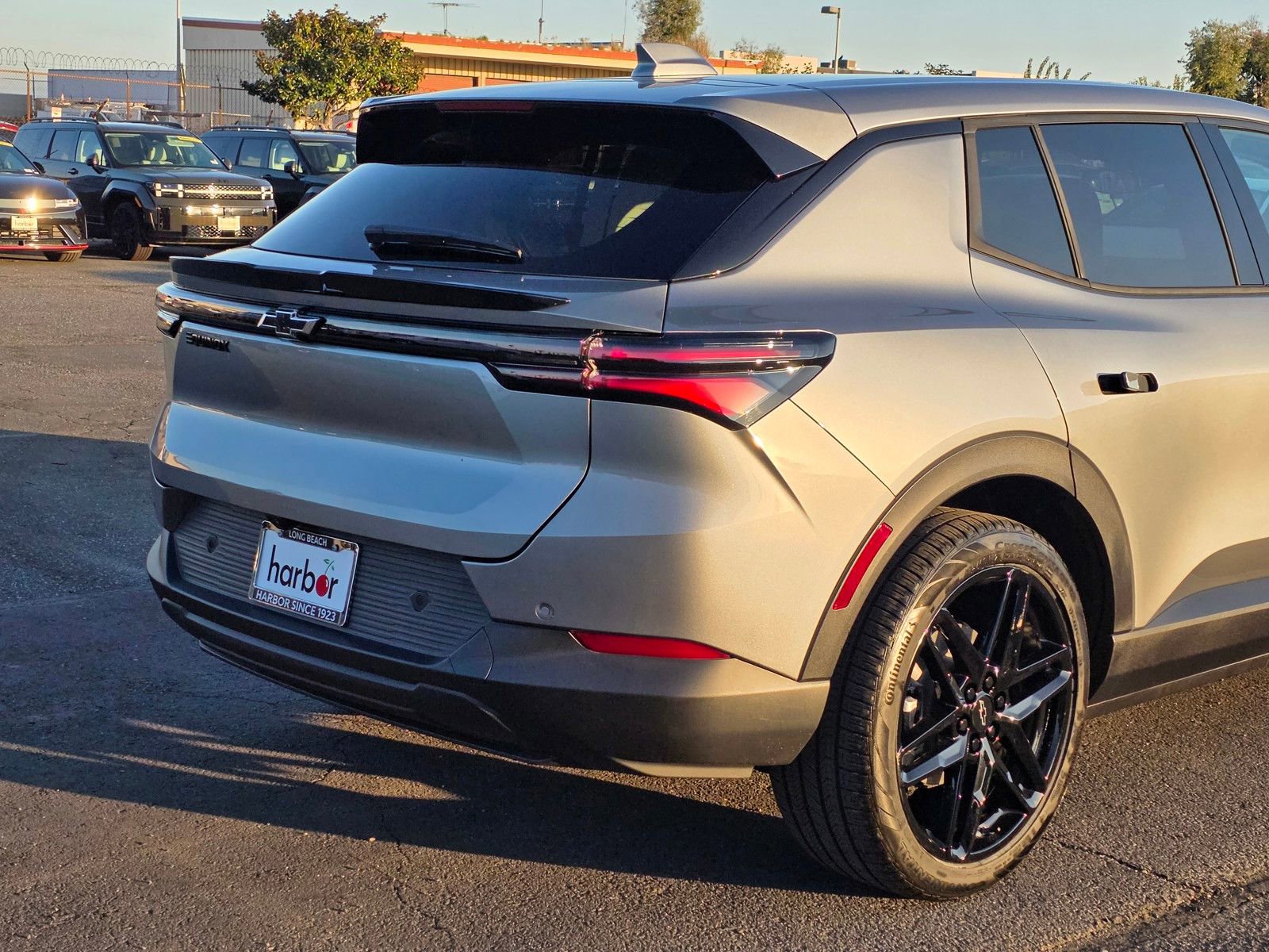 New 2026 Chevrolet Equinox EV LT w/ LPO, Blackout Package image 9
