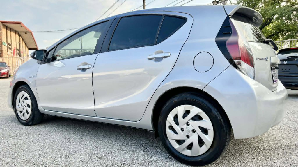 Used 2016 Toyota Prius C Three FWD image 7