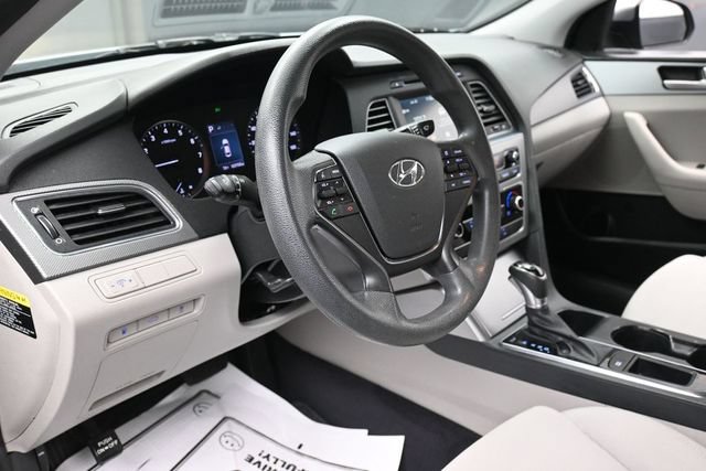 Used 2017 Hyundai Sonata SE FWD image 14