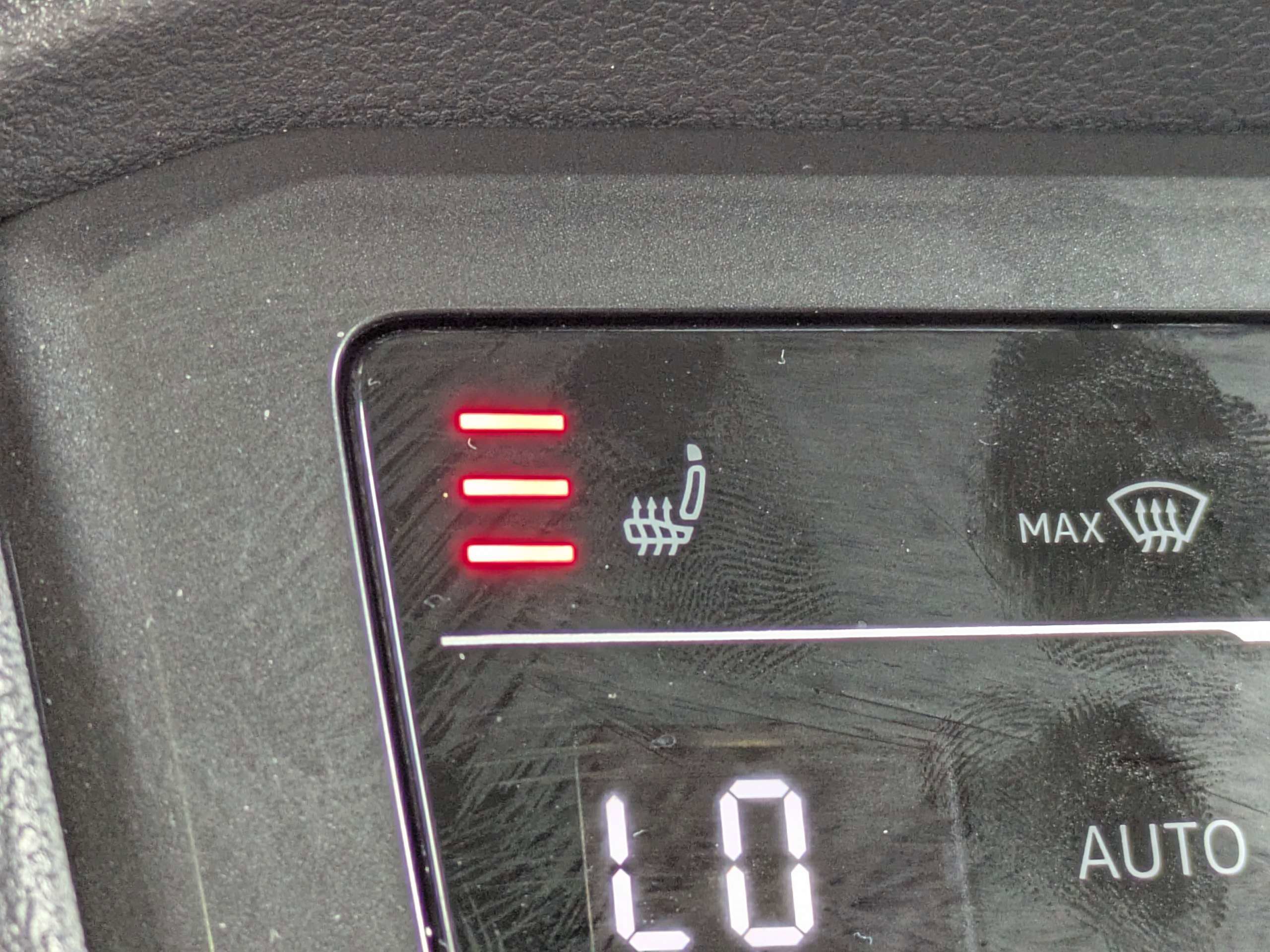 Used 2024 Volkswagen Tiguan SE R-Line image 31