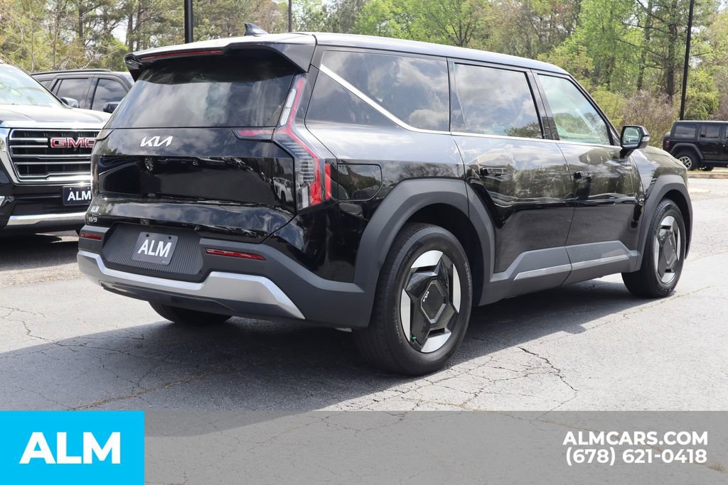 Used 2024 Kia EV9 Light Long Range RWD image 6