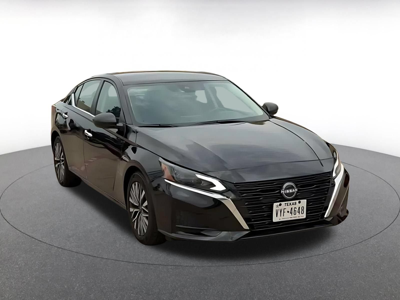 Used 2025 Nissan Altima 2.5 SV FWD image 3