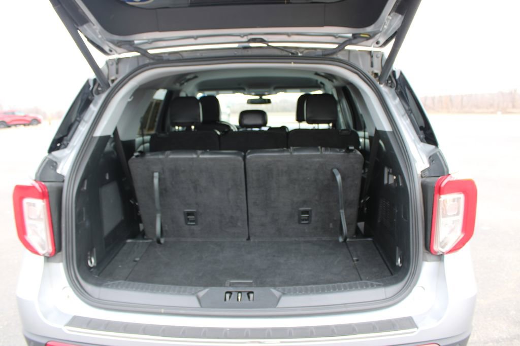 Used 2023 Ford Explorer Limited AWD/4WD image 17