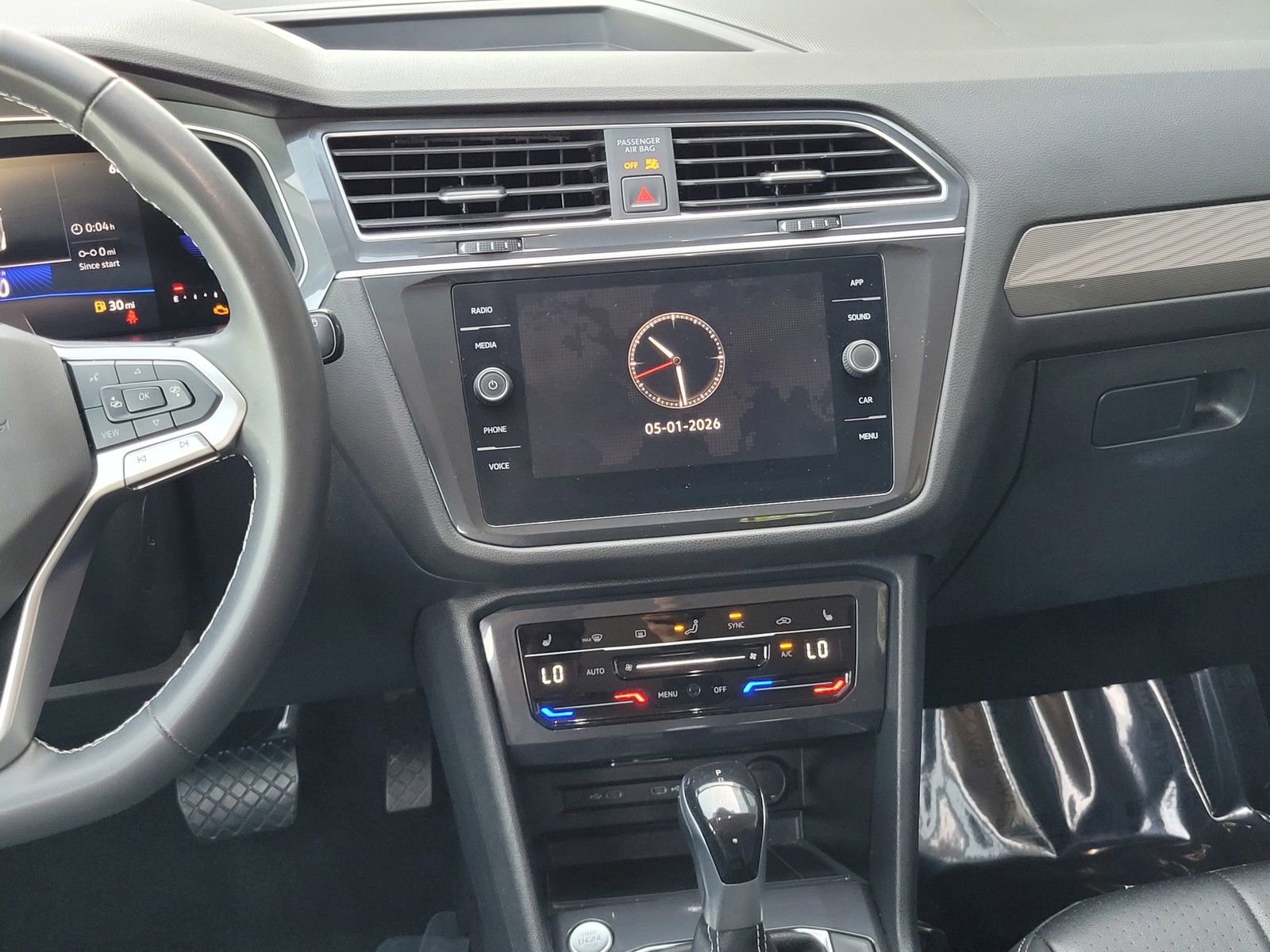 Used 2024 Volkswagen Tiguan SE FWD image 16