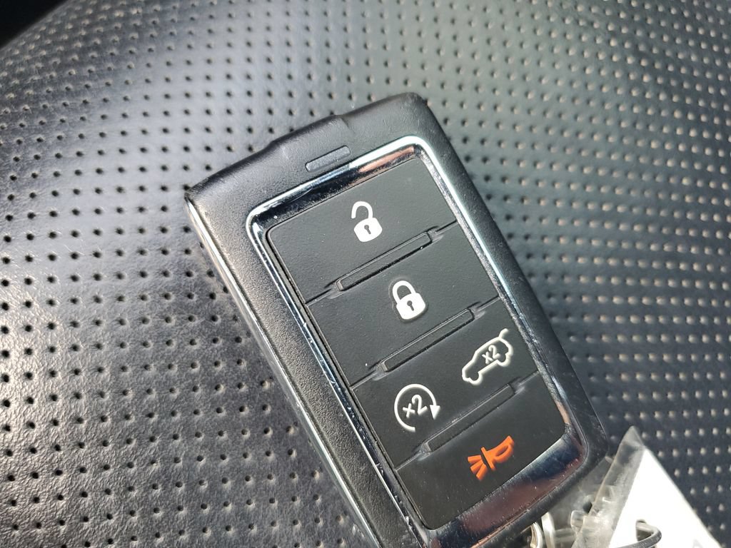 Used 2021 Jeep Grand Cherokee L Overland w/ Luxury Tech Group IV RWD image 9