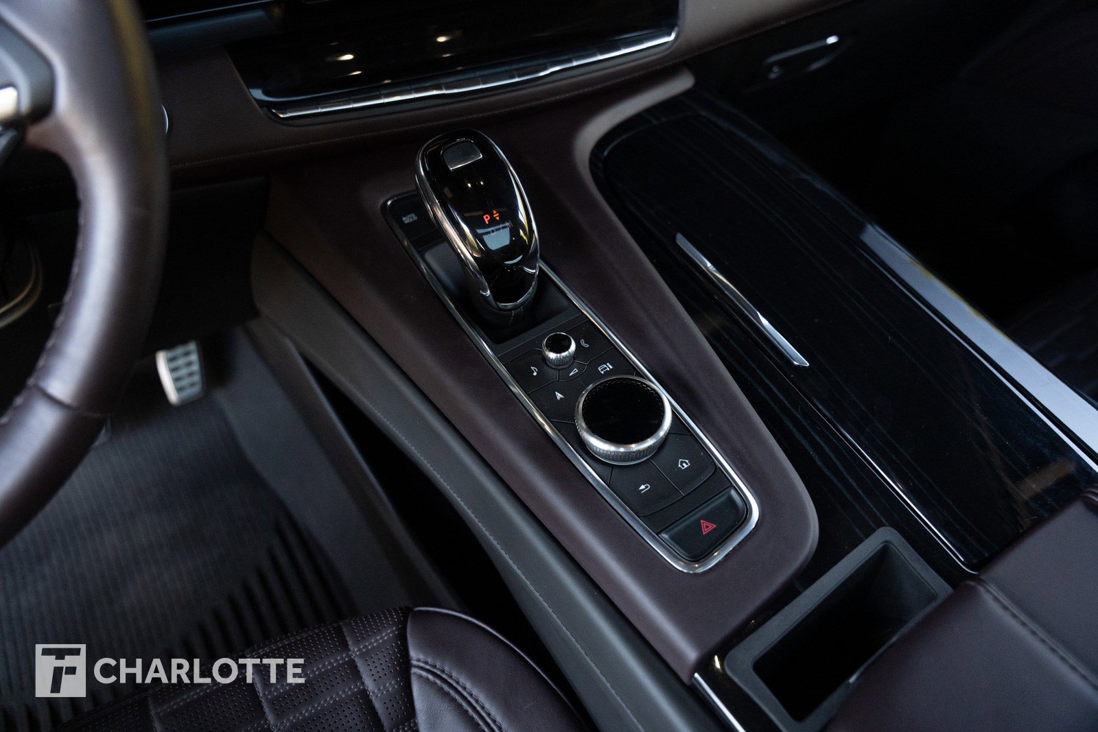 Used 2023 Cadillac Escalade V w/ LPO, ONYX Package image 22