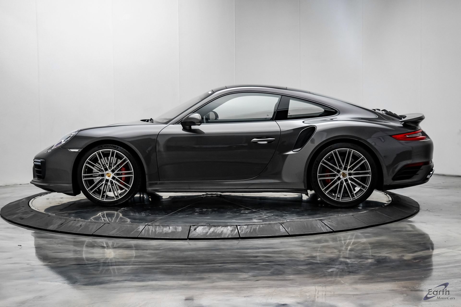 Used 2017 Porsche 911 Turbo image 7