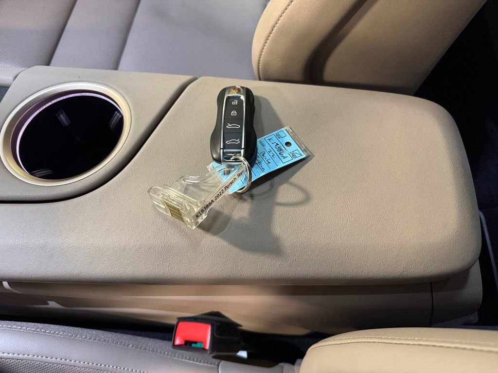 Used 2022 Porsche Taycan 4 Cross Turismo image 32