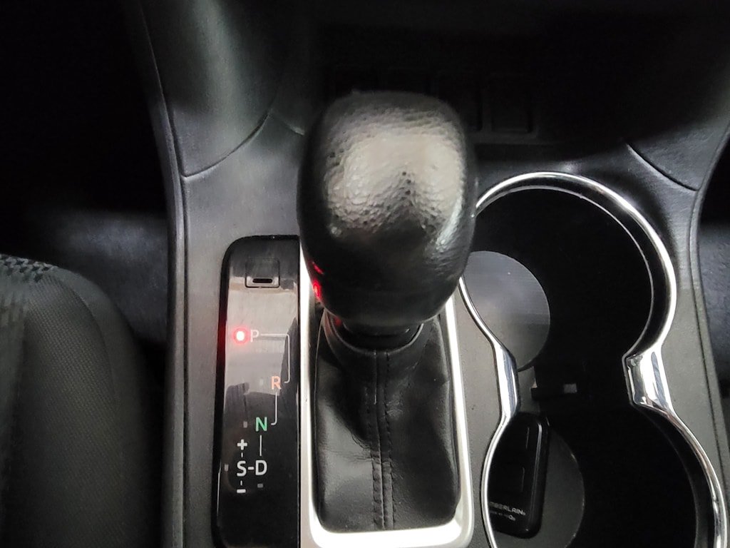 Used 2019 Toyota Highlander LE FWD image 17