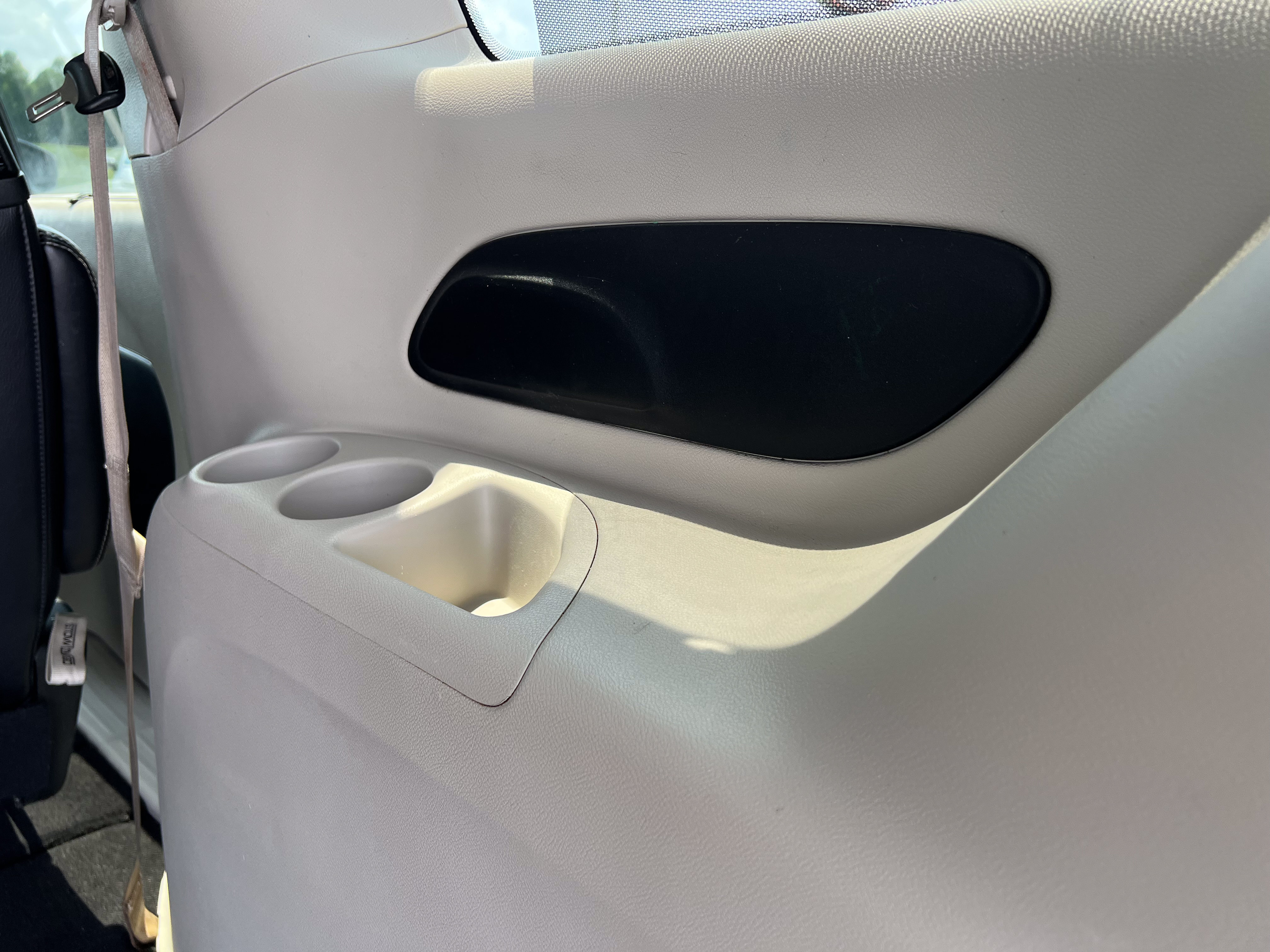 Used 2022 Chrysler Pacifica Touring-L FWD image 6