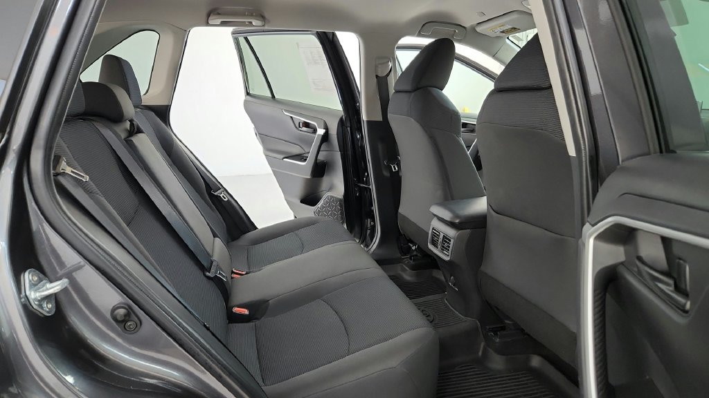 Used 2023 Toyota RAV4 LE AWD/4WD image 18