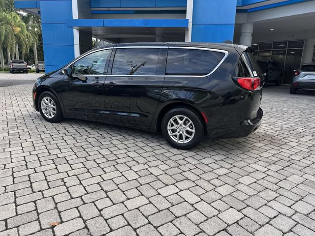 Used 2023 Chrysler Voyager LX FWD image 33