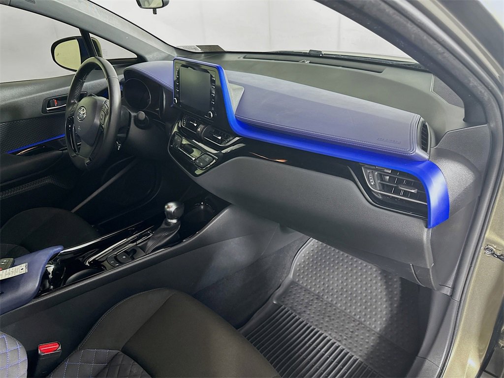 Used 2021 Toyota C-HR XLE image 31