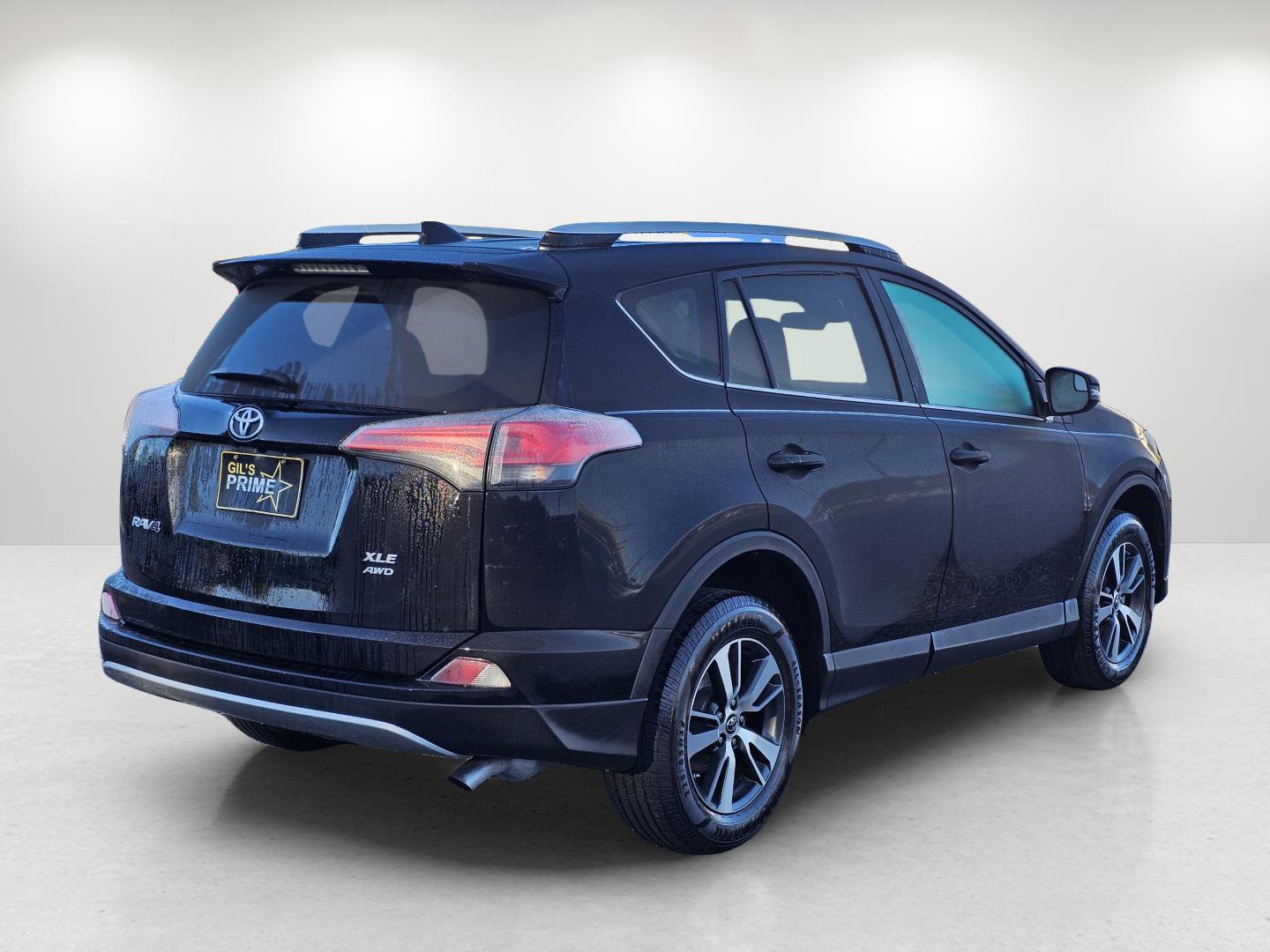 Used 2018 Toyota RAV4 XLE image 5