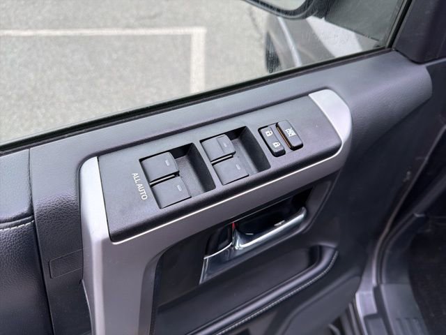 Used 2019 Toyota 4Runner SR5 Premium image 12