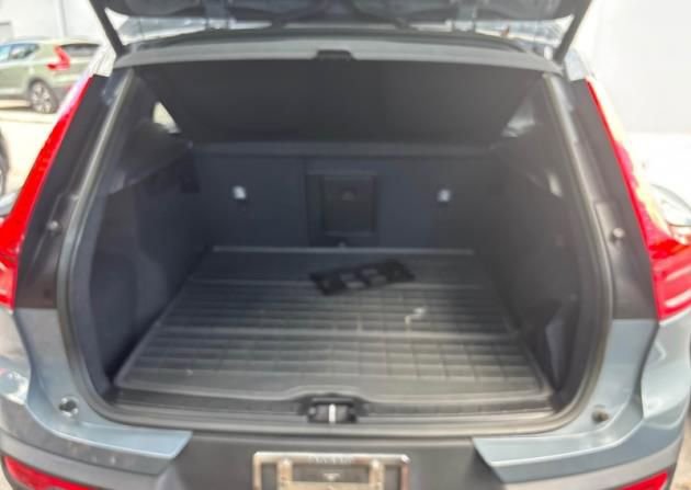 Used 2023 Volvo XC40 B5 Plus w/ Climate Package AWD/4WD image 7