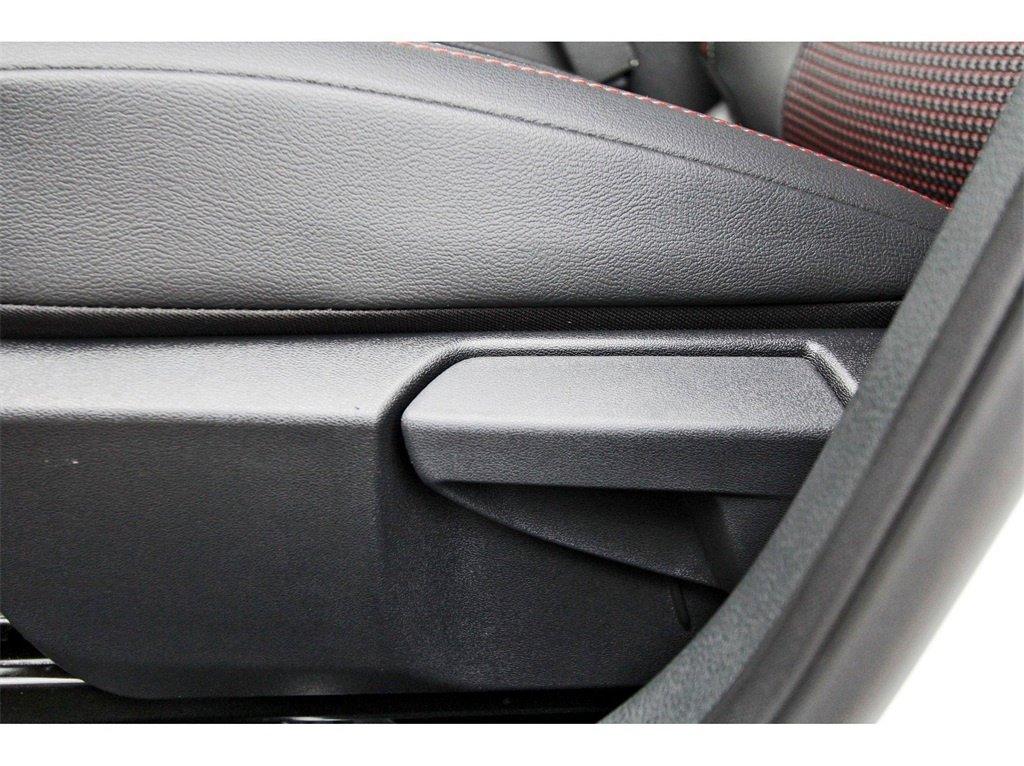 New 2026 Nissan Kicks SR image 20