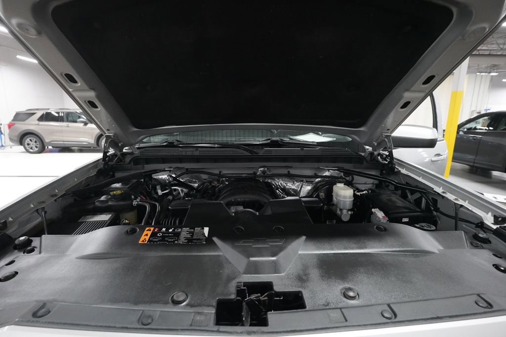 Used 2017 Chevrolet Silverado 1500 LT w/ All Star Edition AWD/4WD image 3