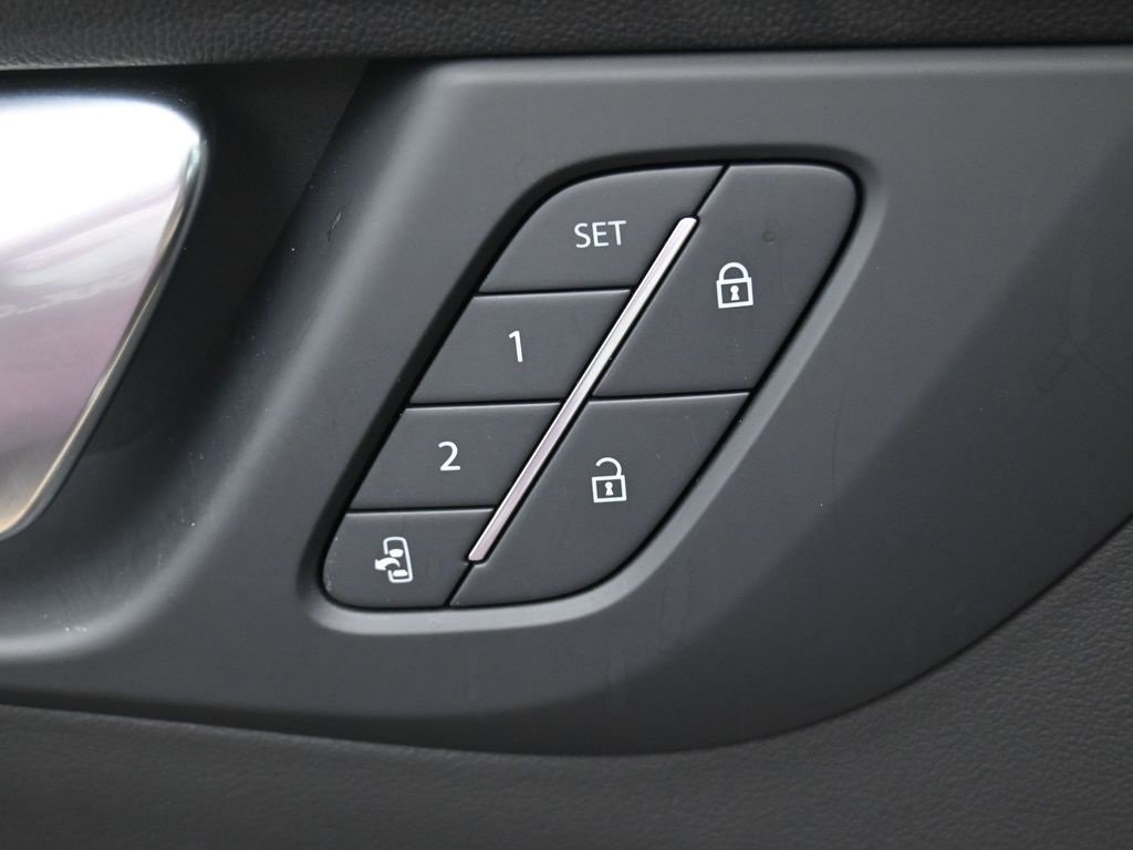 Used 2025 Buick Enclave Preferred w/ Power Package image 14