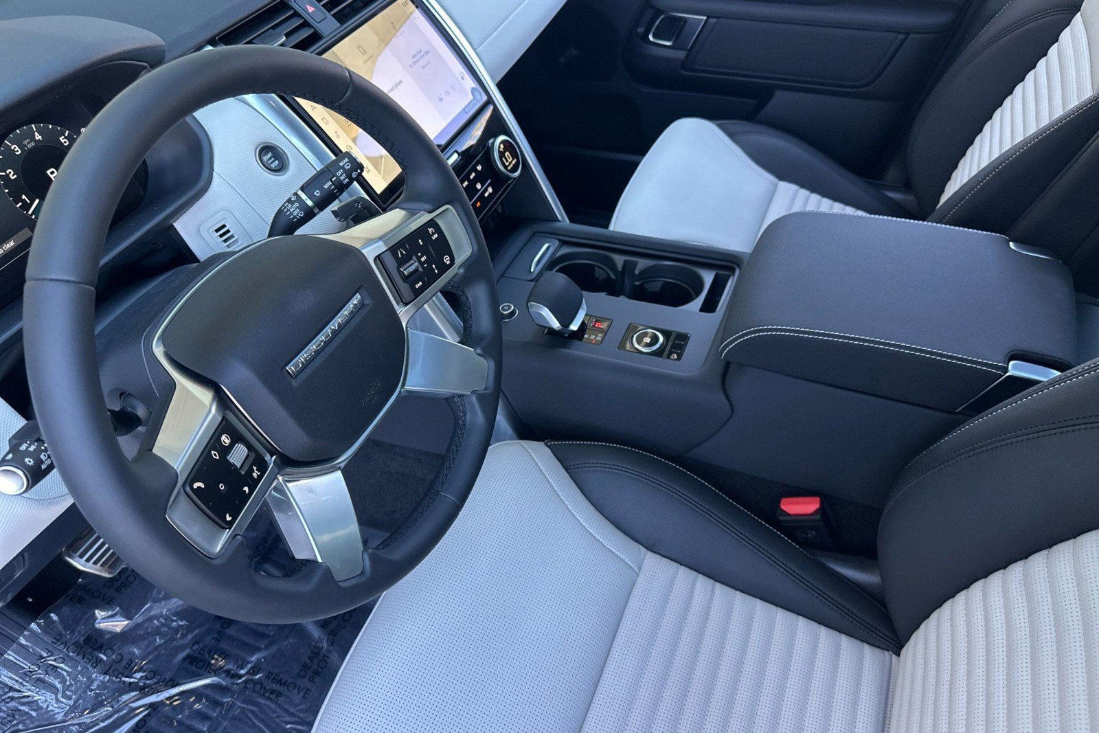 New 2026 Land Rover Discovery Limited Edition AWD/4WD image 4