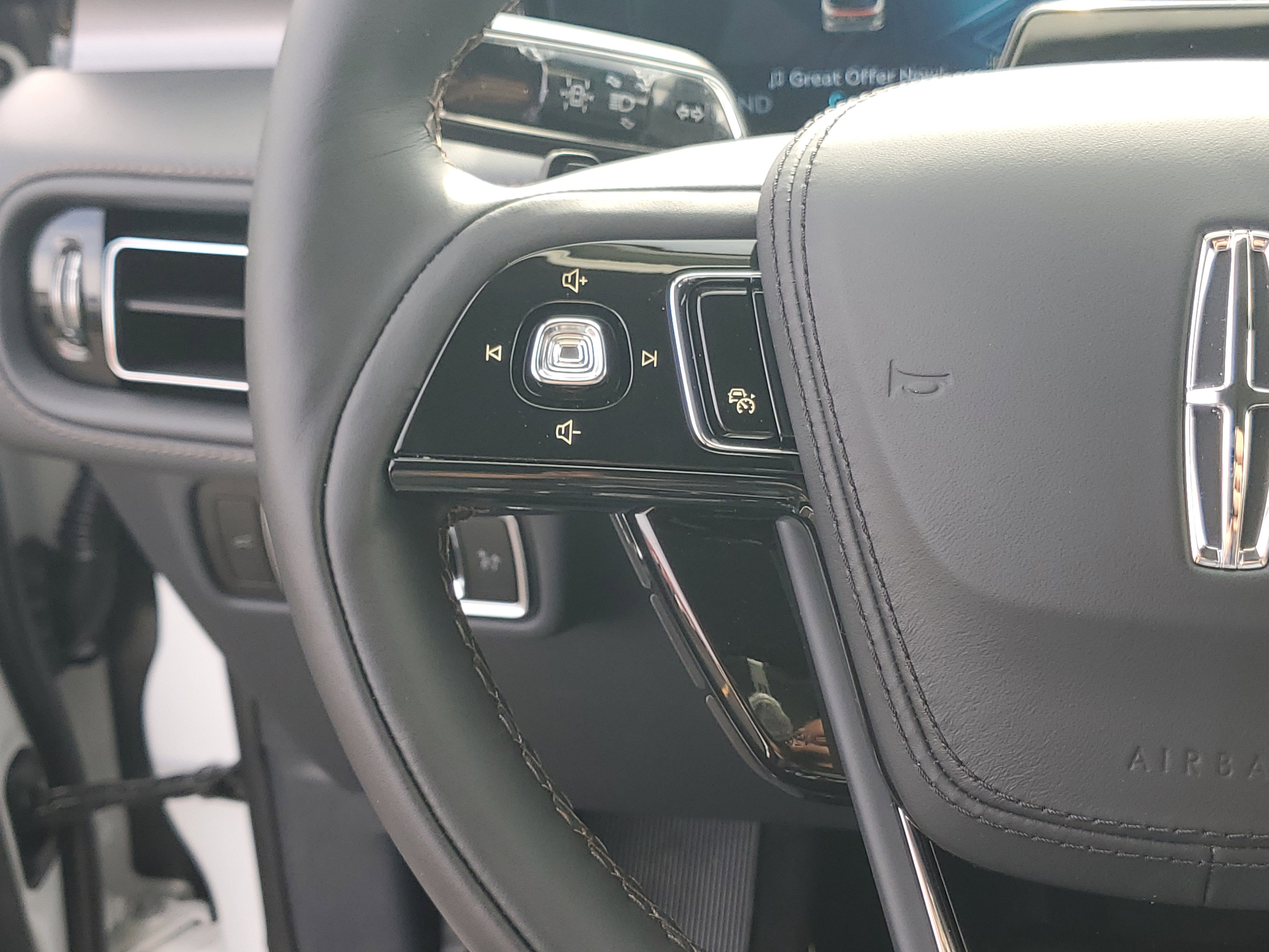 New 2026 Lincoln Aviator AWD image 14