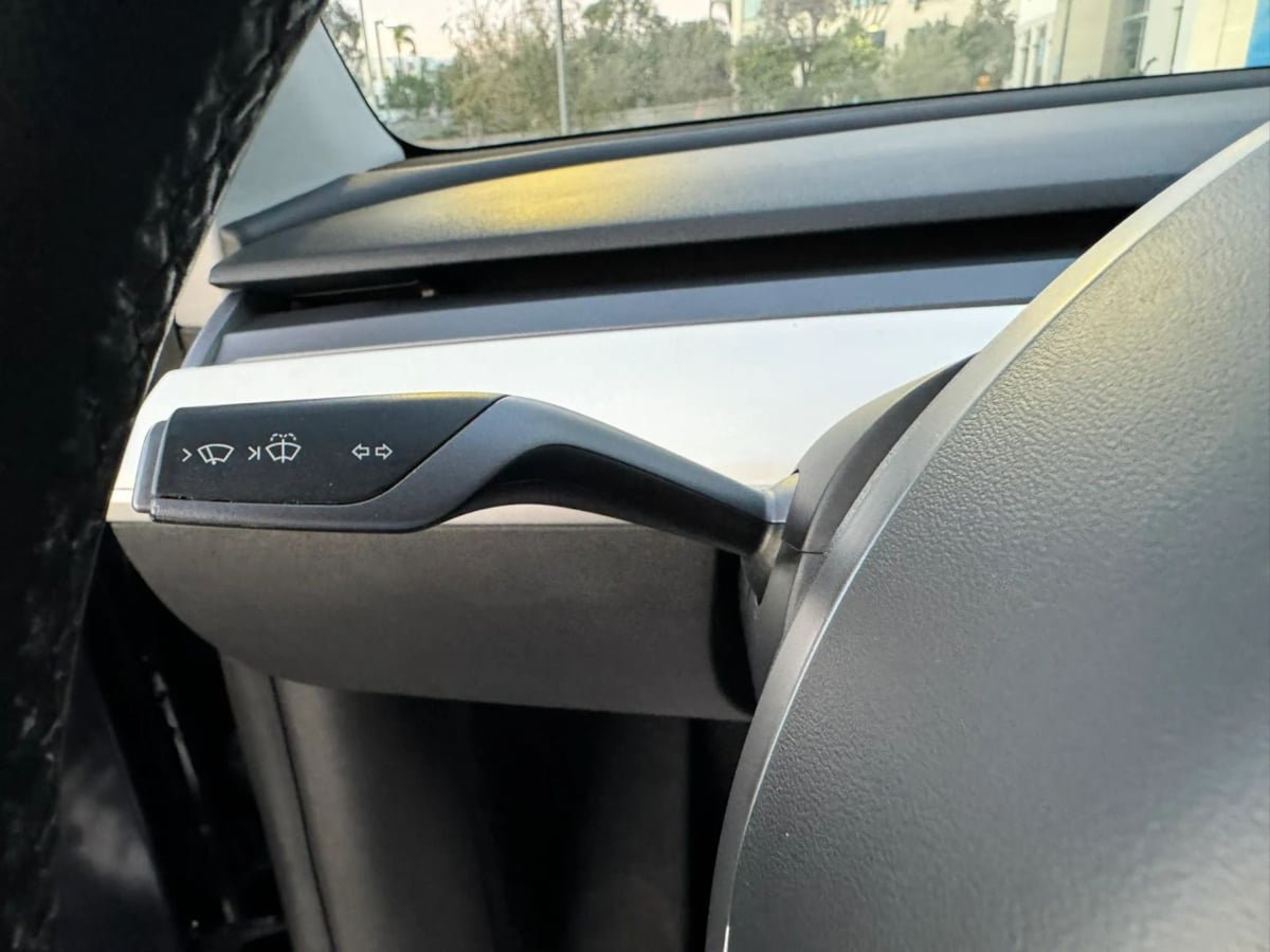 Used 2023 Tesla Model Y Long Range AWD/4WD image 29