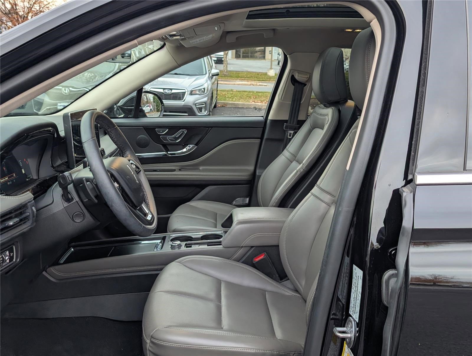 Used 2023 Lincoln Corsair AWD w/ Equipment Group 101A image 14