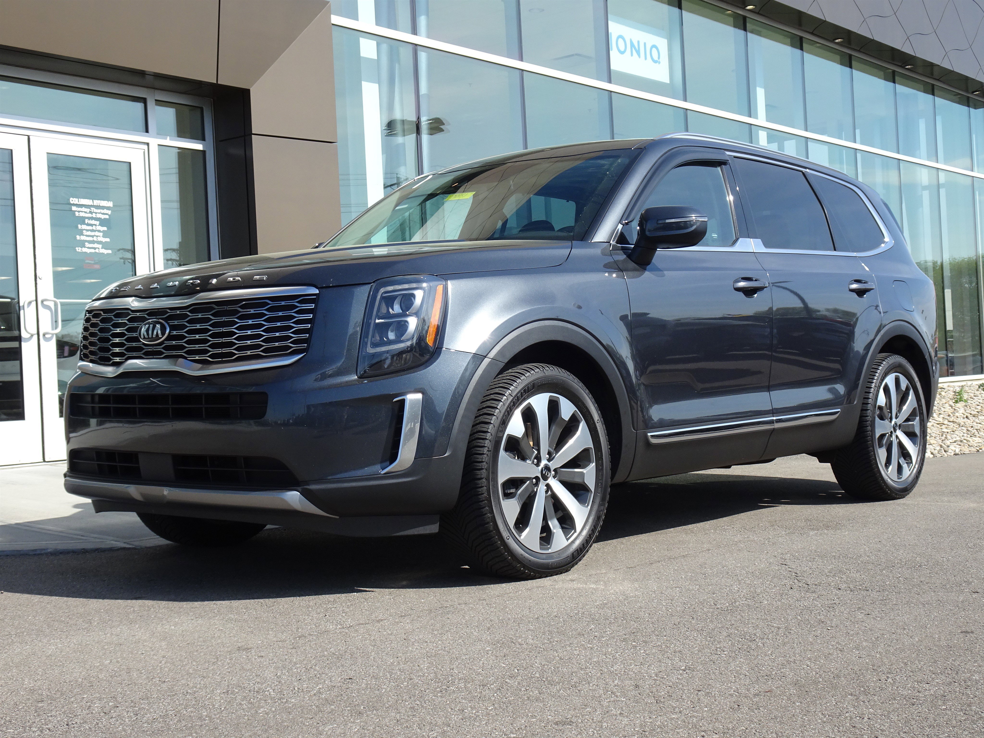 Used 2021 Kia Telluride EX w/ EX Premium Package FWD image 1