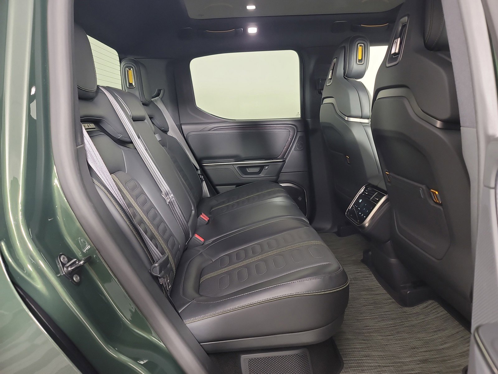 Used 2025 Rivian R1T Adventure image 22