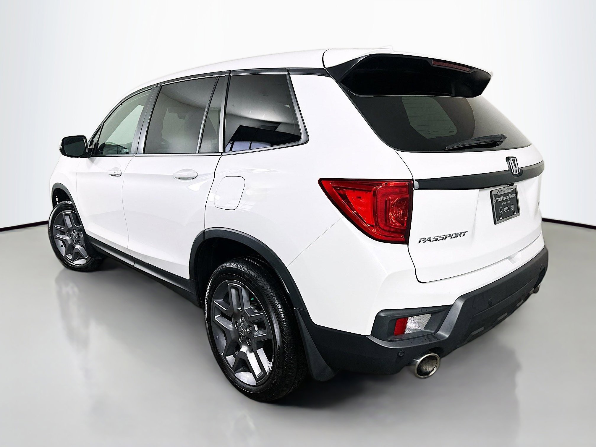 Used 2023 Honda Passport EX-L image 5