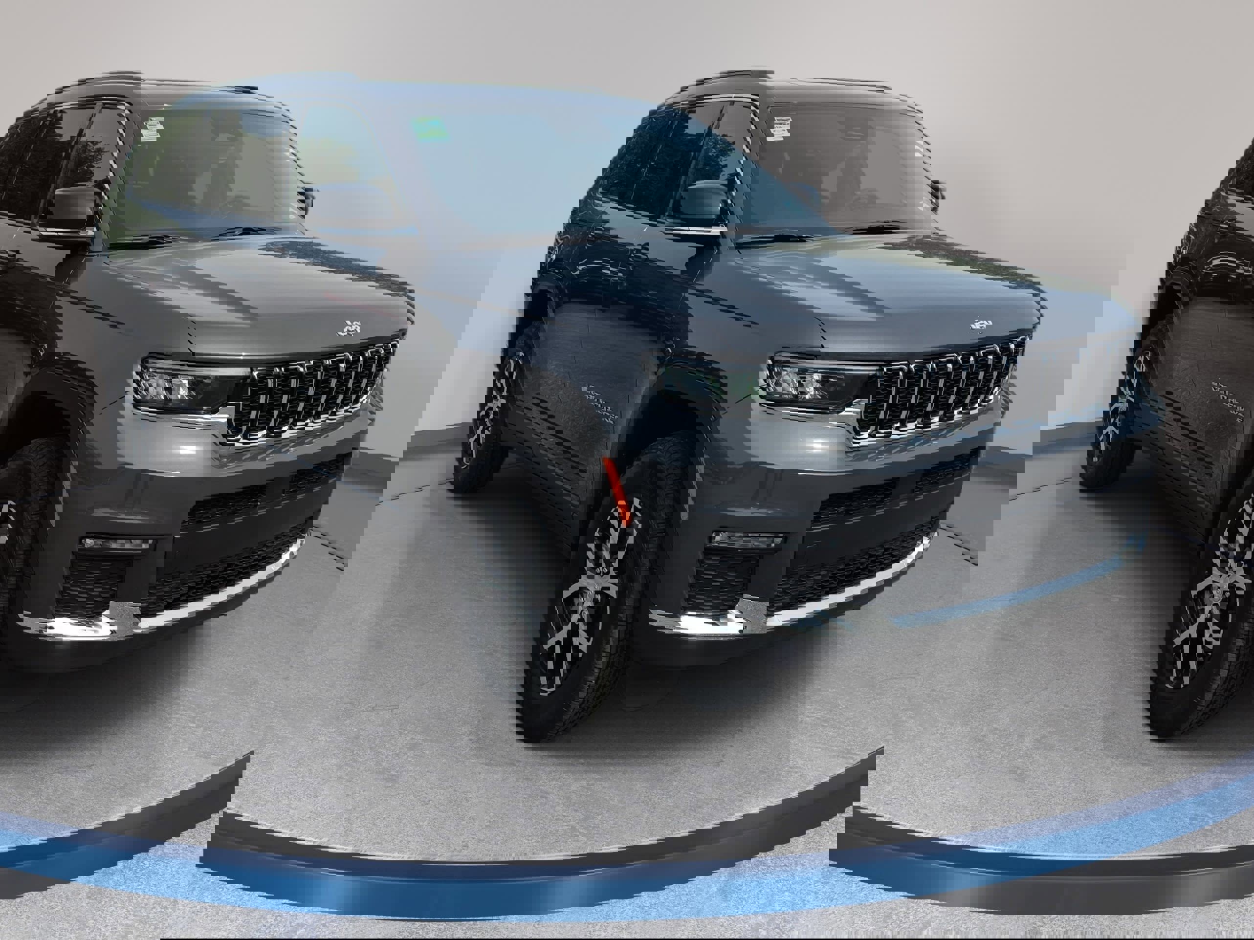 Used 2025 Jeep Grand Cherokee L Limited image 3