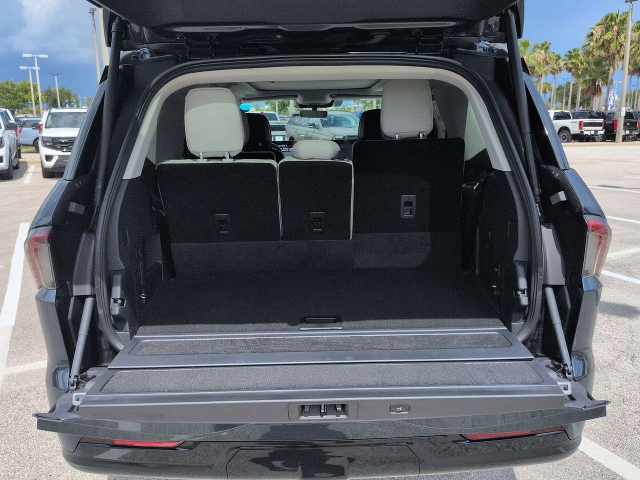 New 2026 Lincoln Navigator Reserve AWD/4WD image 13