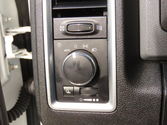 Used 2015 RAM 1500 Classic SLT image 24