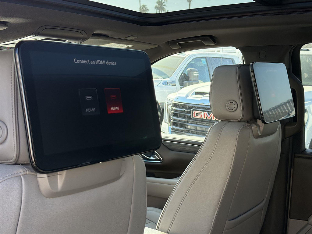 Used 2023 GMC Yukon XL SLT w/ SLT Luxury Package RWD image 42