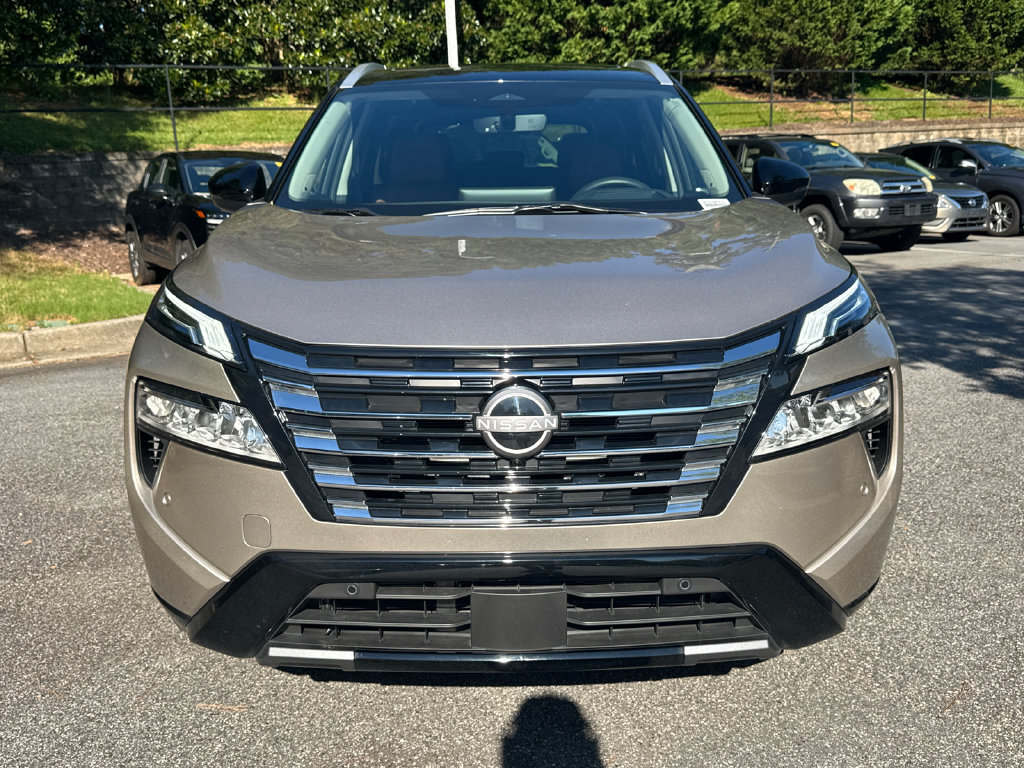 Certified 2024 Nissan Rogue Platinum w/ Platinum Premium Package FWD image 2