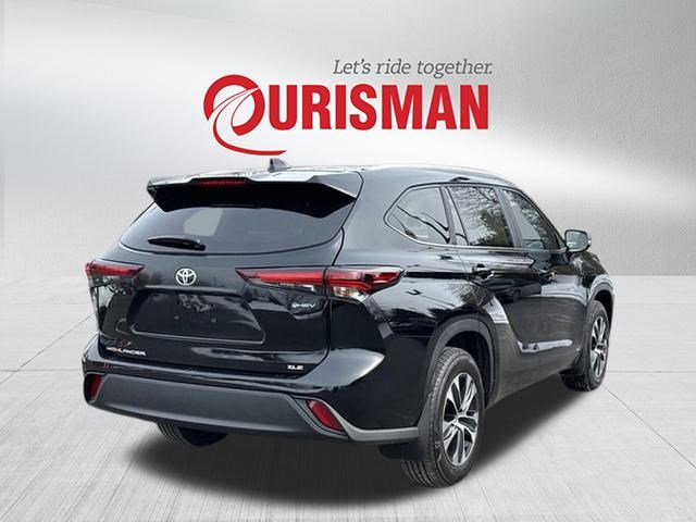 Used 2026 Toyota Highlander XLE image 2