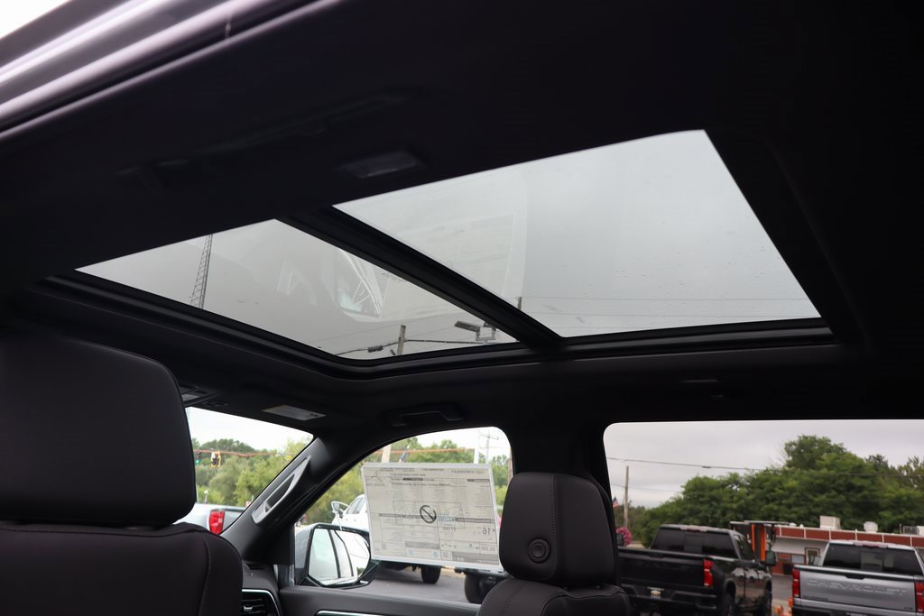 New 2025 Chevrolet Suburban LT w/ Advanced Technology Package image 20