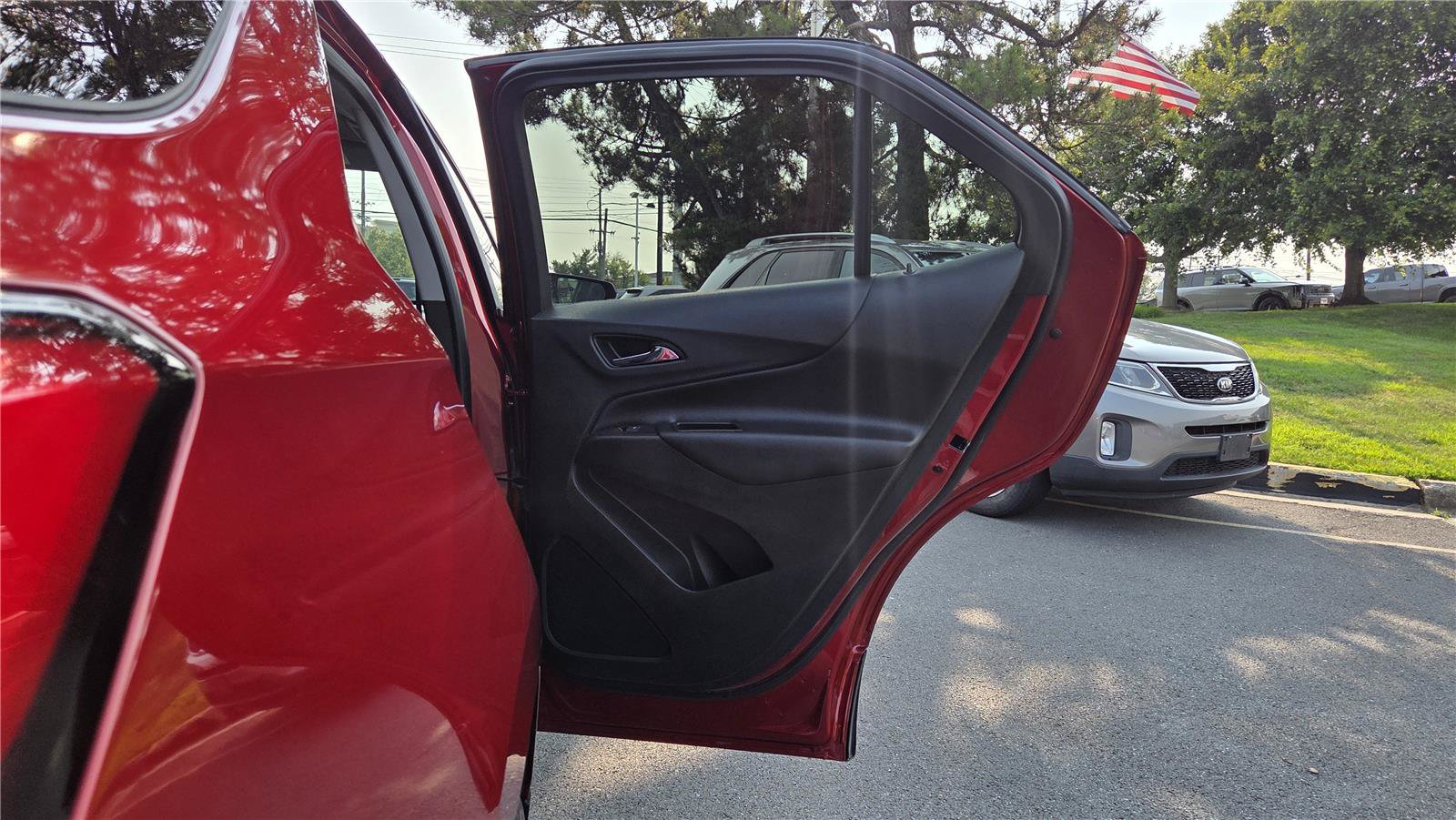Used 2023 Chevrolet Equinox LT FWD image 35