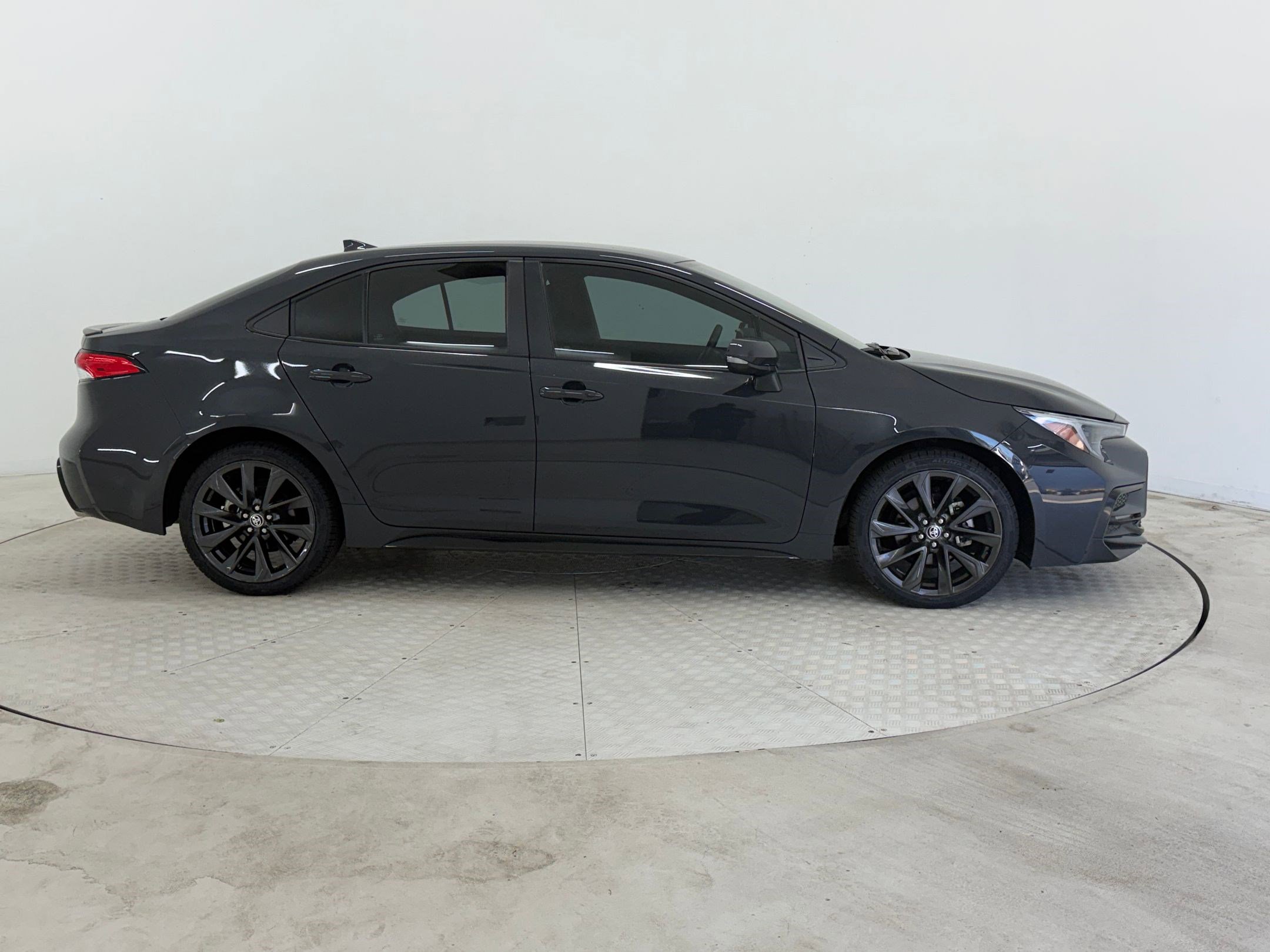 Used 2023 Toyota Corolla SE FWD image 7