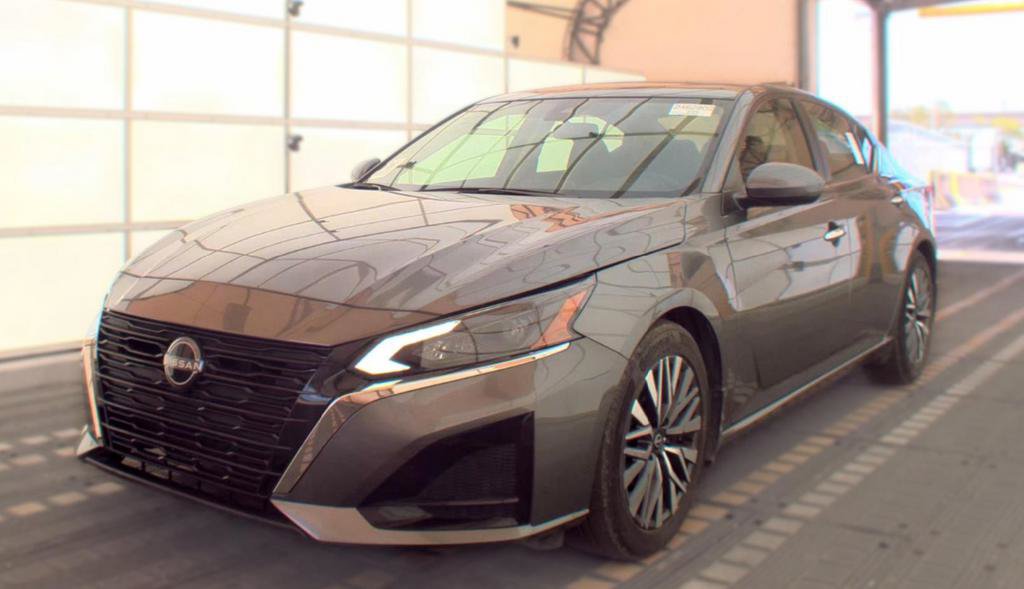 Used 2023 Nissan Altima 2.5 SV