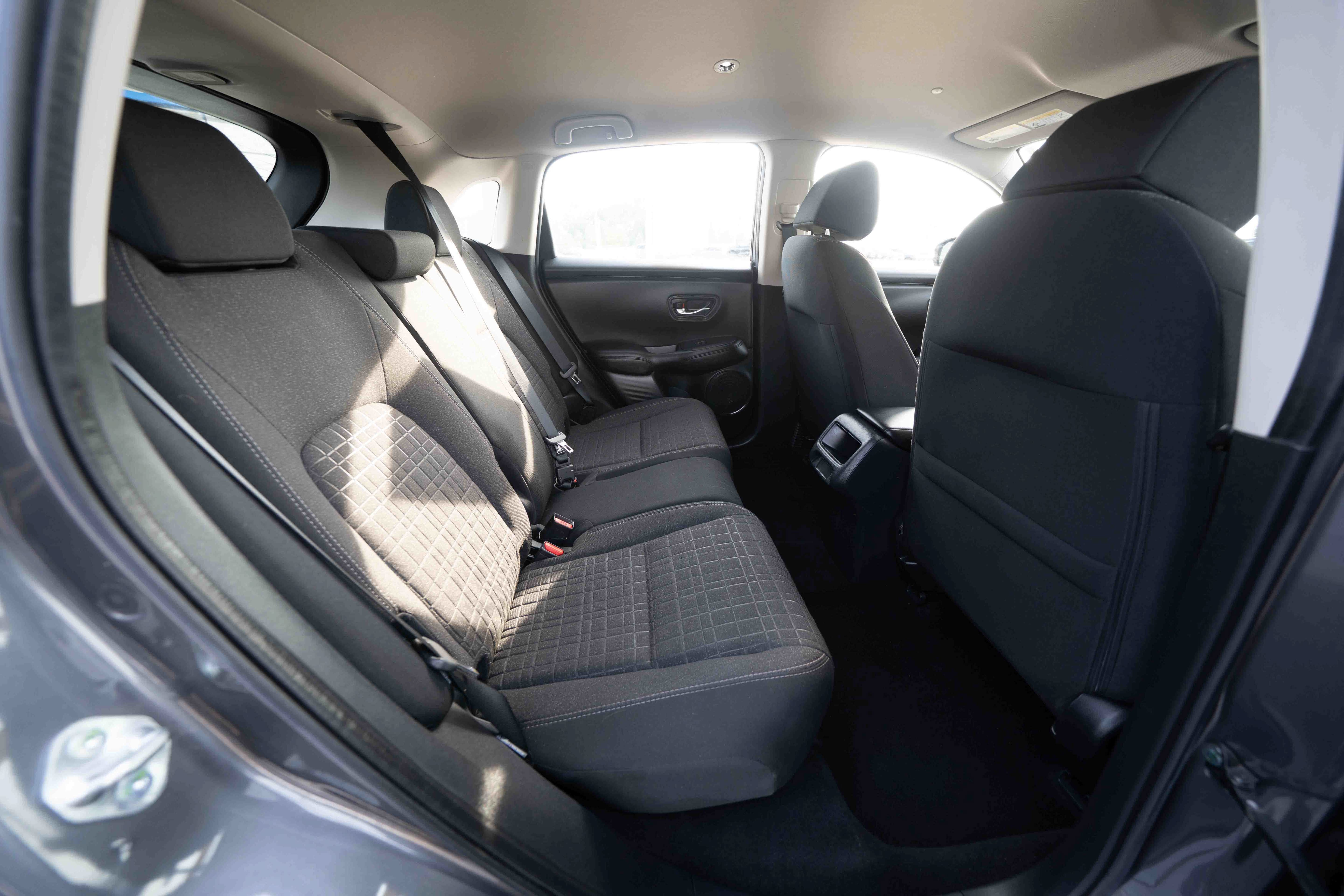 Certified 2025 Honda HR-V LX image 25