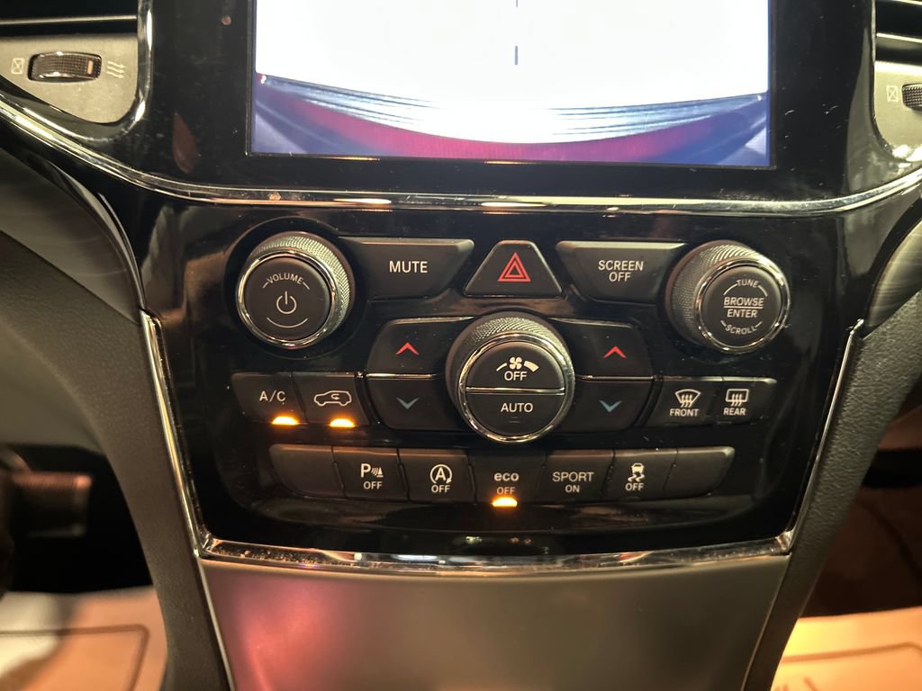 Used 2022 Jeep Grand Cherokee Laredo X AWD/4WD image 19