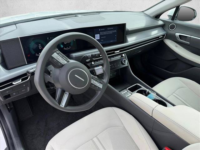 Used 2025 Hyundai Sonata SEL FWD image 10