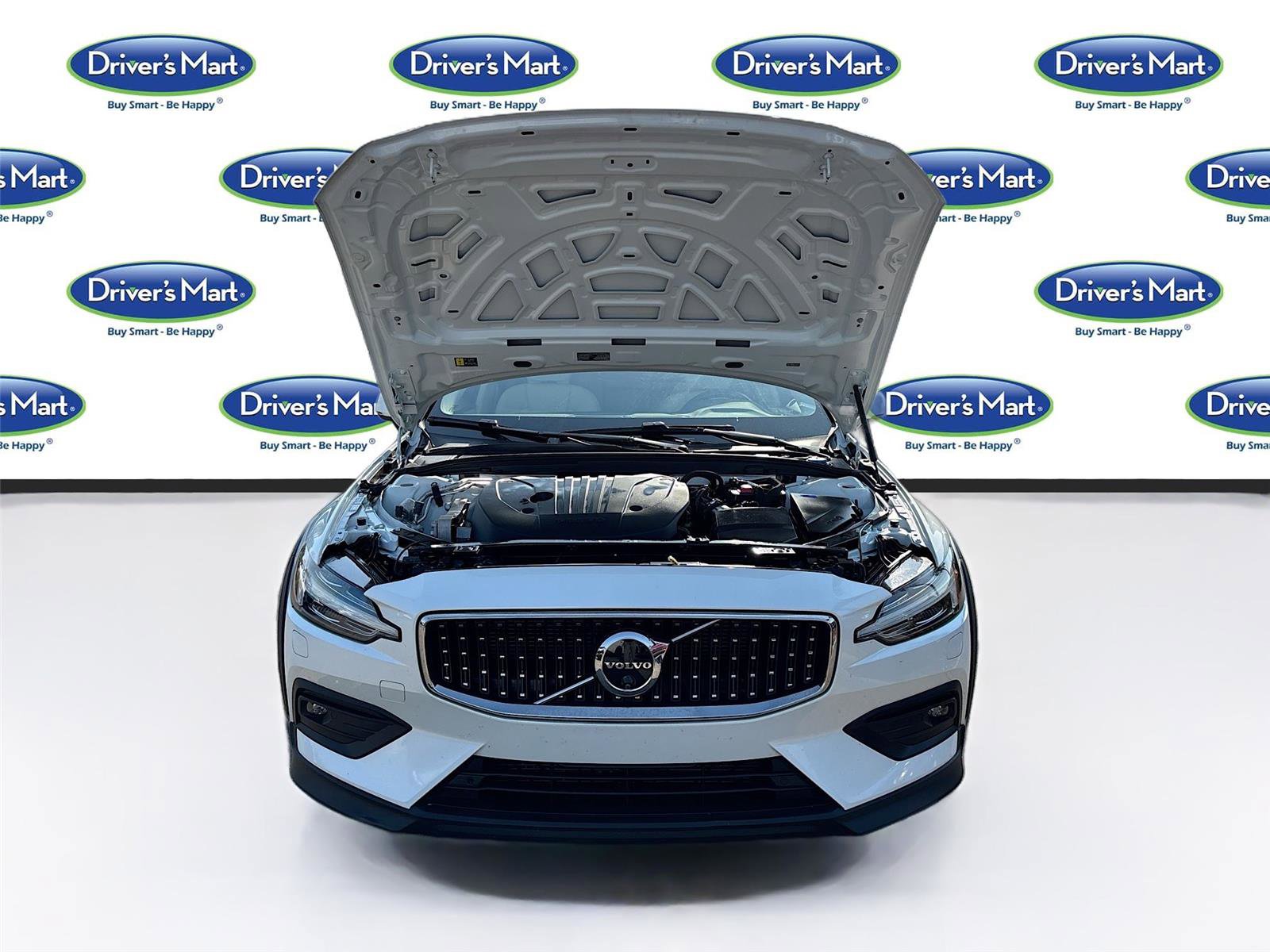 Used 2025 Volvo V60 B5 Cross Country Plus image 34