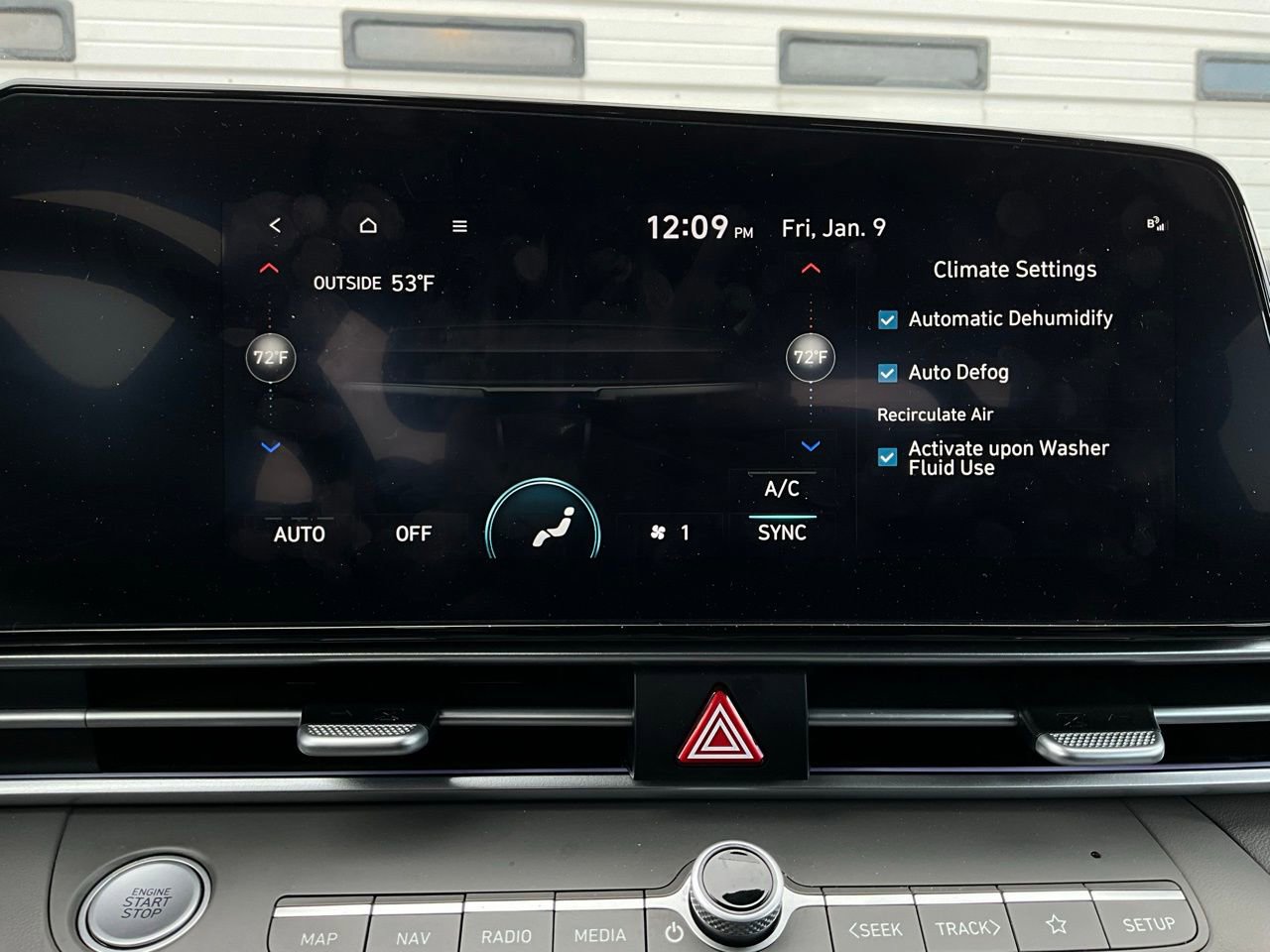 Used 2025 Hyundai Elantra SEL image 31