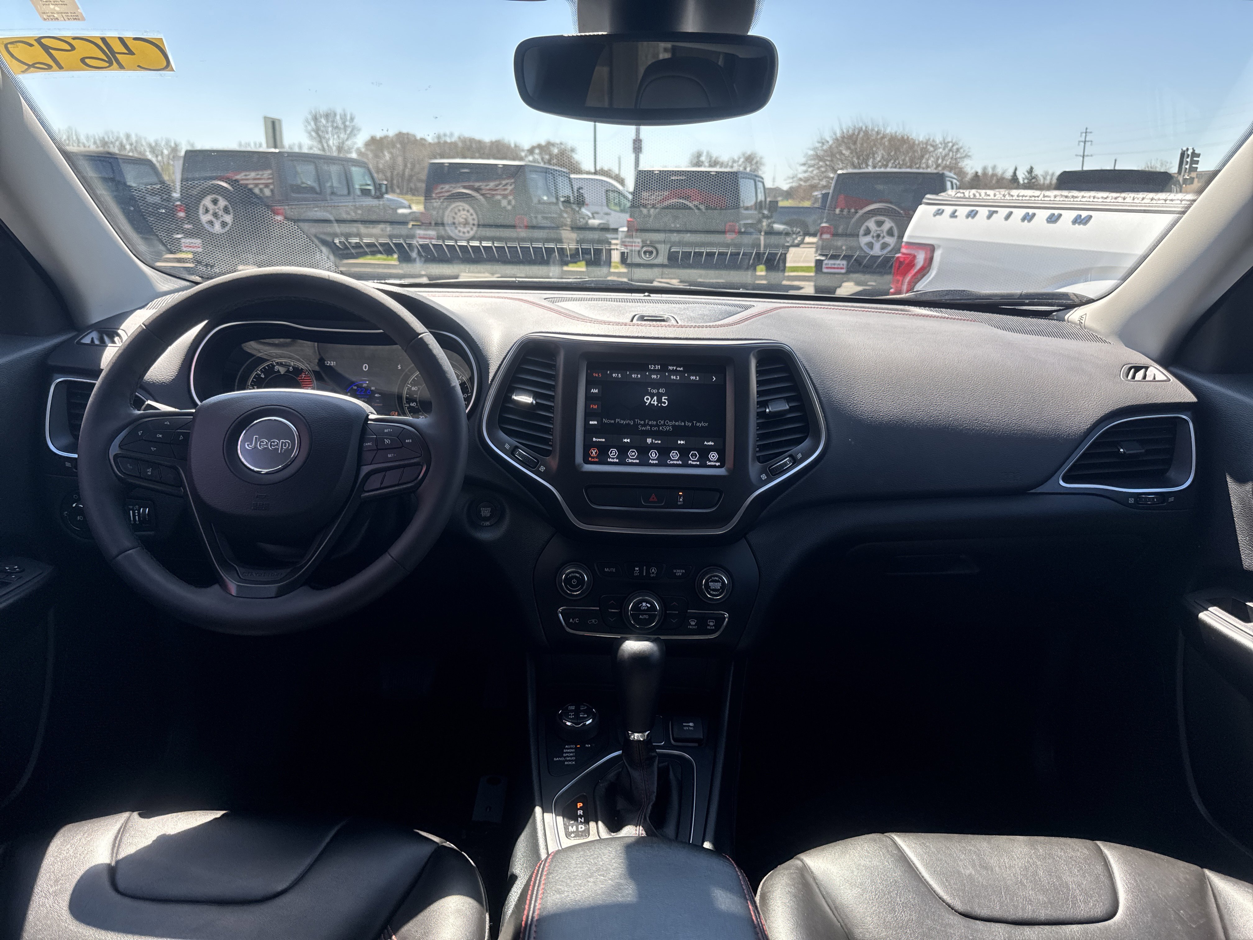 Used 2022 Jeep Cherokee Trailhawk w/ Trailer Tow Group AWD/4WD image 29