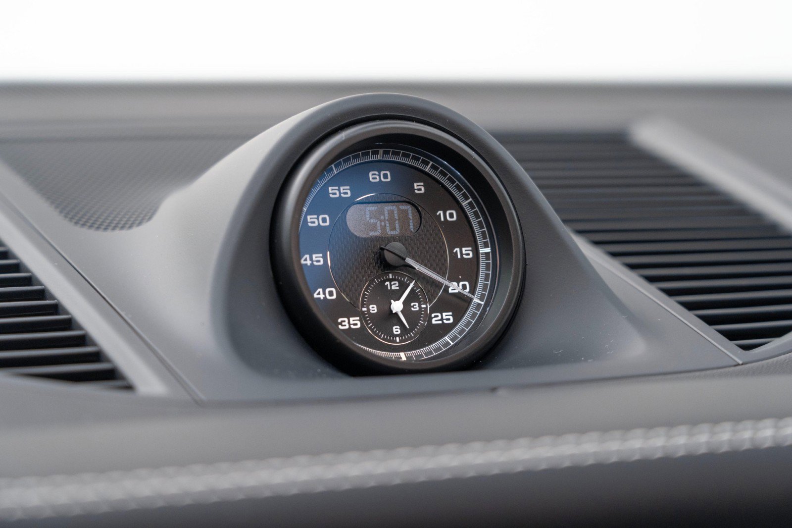 New 2025 Porsche Macan Turbo image 24